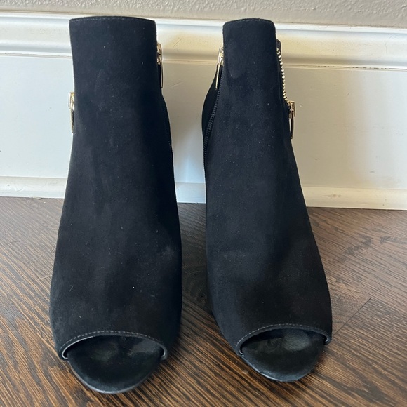 Marc Fischer 9.5 black heel gold zipper,3.5 inch leather/suede peep toe - Picture 4 of 14